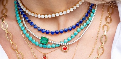 Biżuteria do pracy – jaką wybrać?